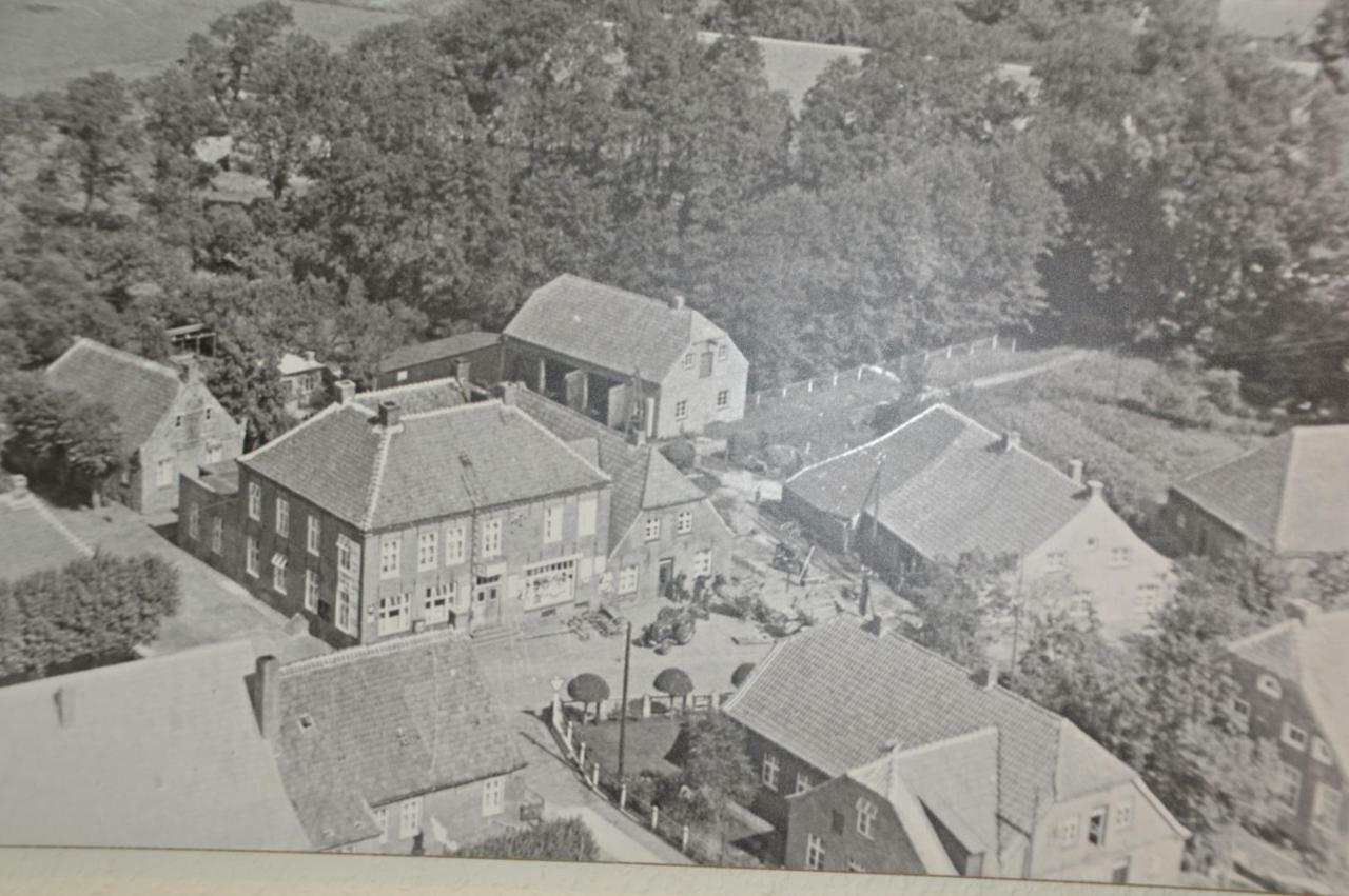 Hotel Zum Grossen Krug Wirdum エクステリア 写真
